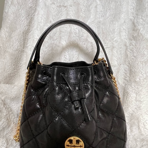 ✅Authentic✅ Tory Burch Willa small drawstring bag - Picture 2 of 6